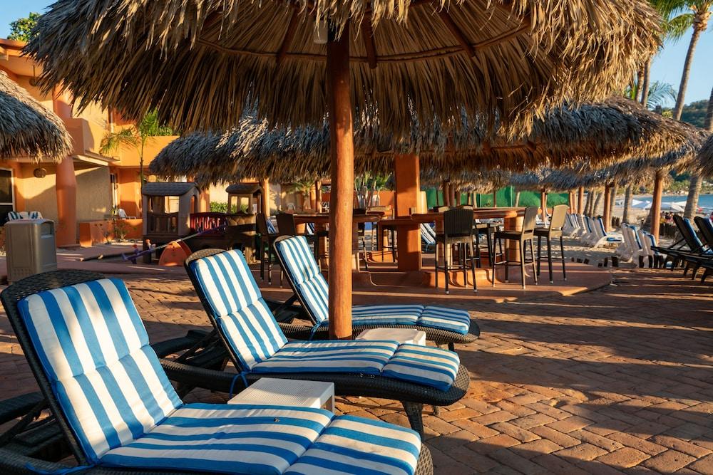 Hotel Villa Mexicana Zihuatanejo Exterior photo