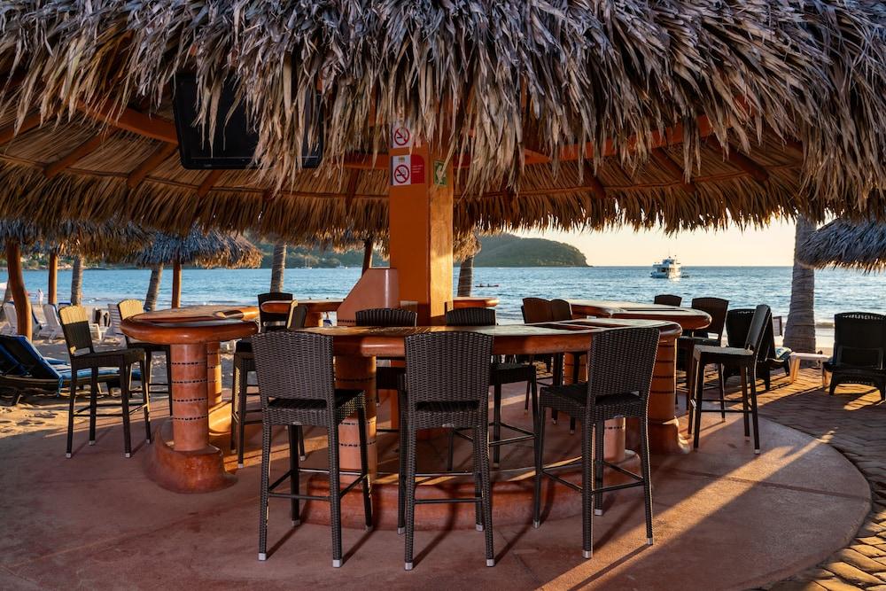 Hotel Villa Mexicana Zihuatanejo Exterior photo