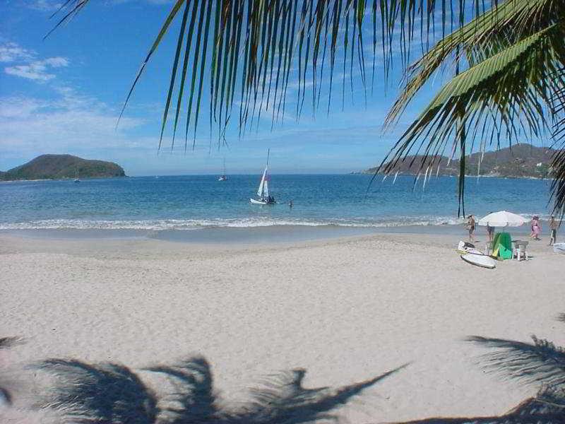 Hotel Villa Mexicana Zihuatanejo Exterior photo
