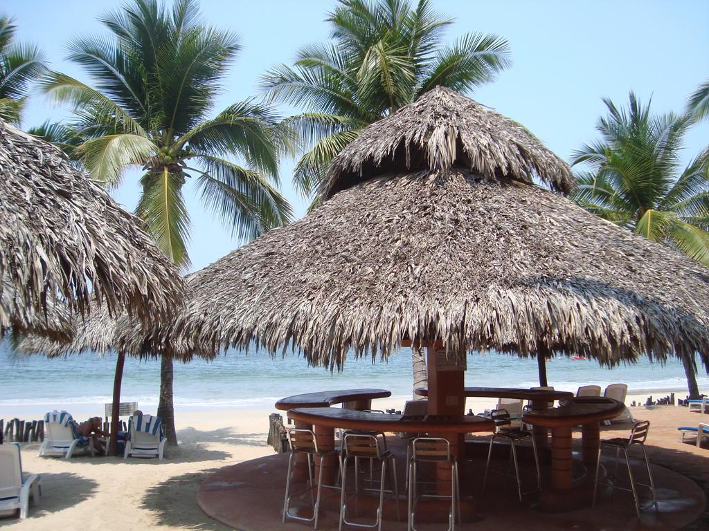Hotel Villa Mexicana Zihuatanejo Exterior photo