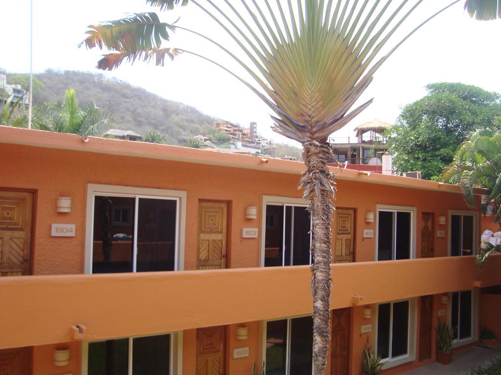 Hotel Villa Mexicana Zihuatanejo Exterior photo