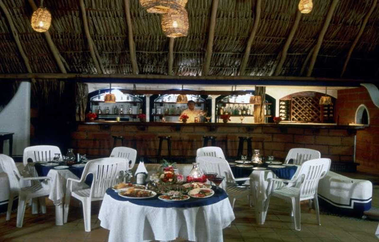 Hotel Villa Mexicana Zihuatanejo Exterior photo